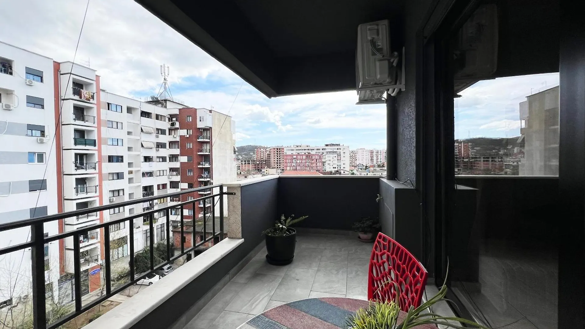 B2 Apartment Tirana 0*,  Albania